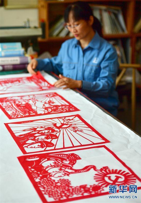 一个普通家庭最大的悲哀,就是踮起脚把孩子养成“假富人”(深度好文)